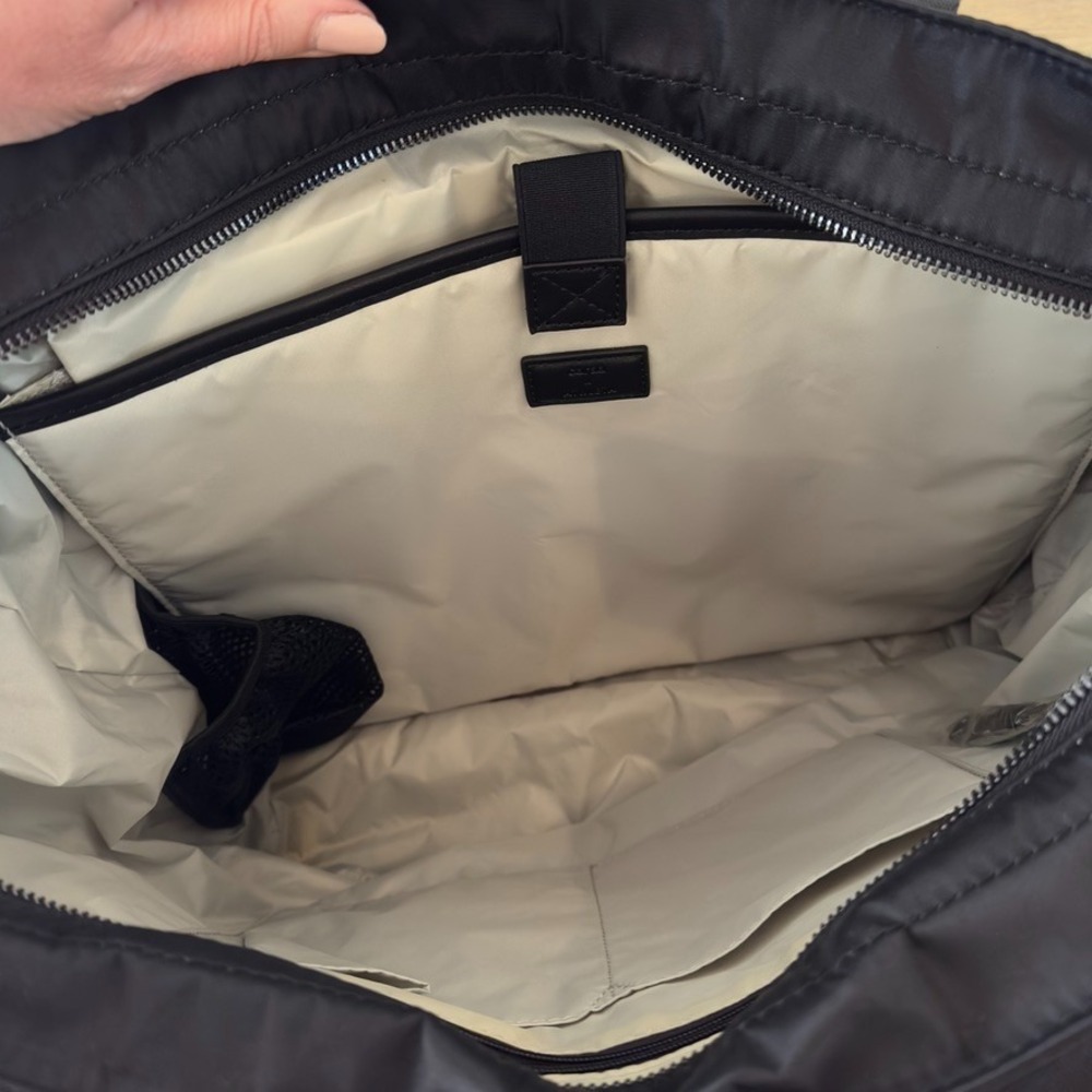 NEW Caraa x Athleta Collab City Tote-Gym Bag-Laptop Weekender-Black-Nylon Lghtwt - Picture 7 of 16